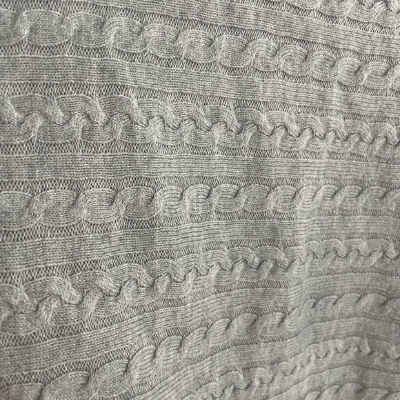 Market & Spruce Light Gray Women's lightweight Sweater in size medium 21” p2p - Picture 5 of 8